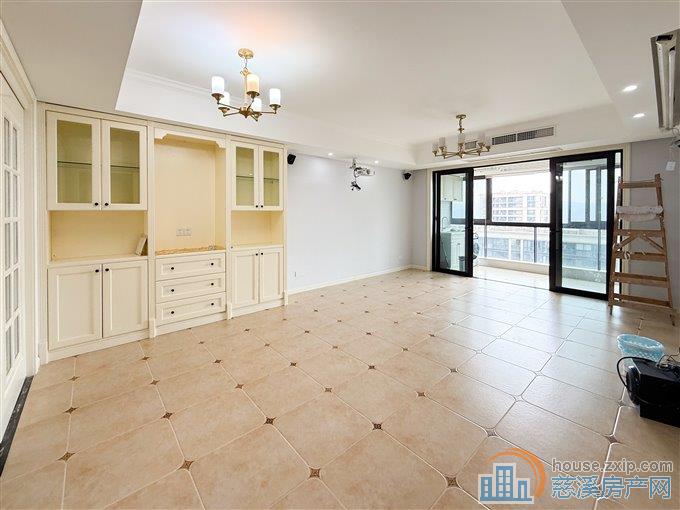 绿城诚园 精装 带机械车位可停2台车