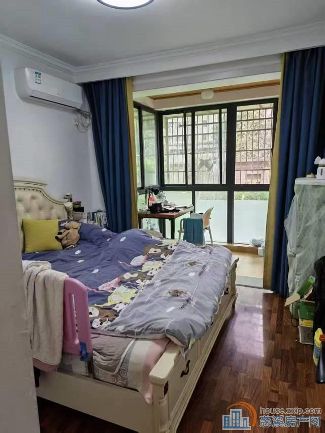 人和家园精装75平架空层一间