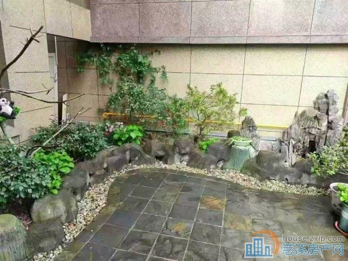 白金湾小区绿城物业144平精150.8万