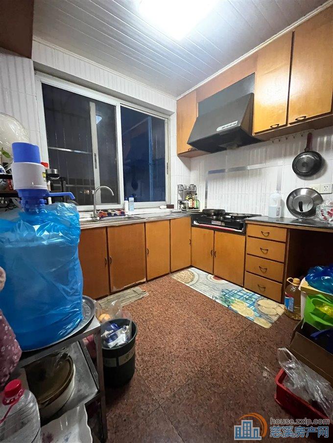 孙塘新村120平85.6万老精装三居室