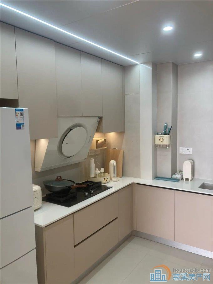 江滨之城  精装 103平方149.8万