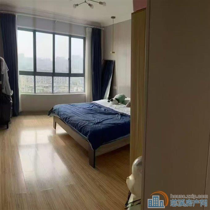 中梁泊景庭130平洋房顶楼简装129万