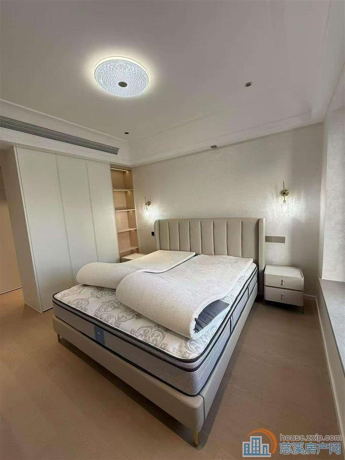 出售湖樾云著豪华精装未入住装修花了60个