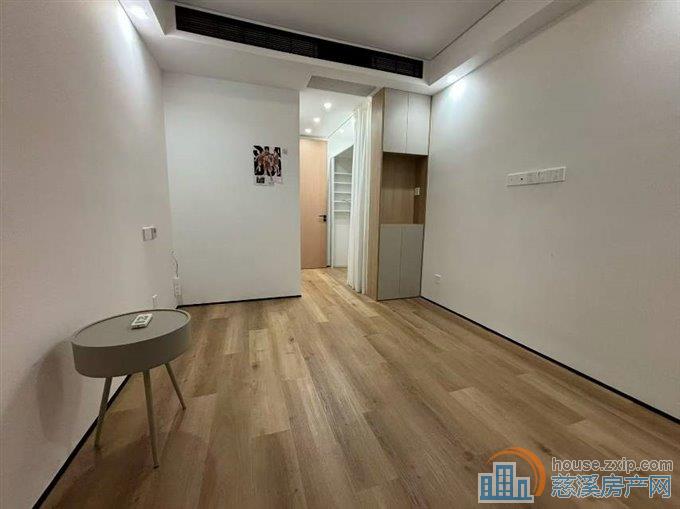 珑玥府112平中间层精3室2厅2卫可读书