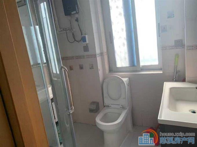 慈溪山庄74平精装4楼储藏室62.8万