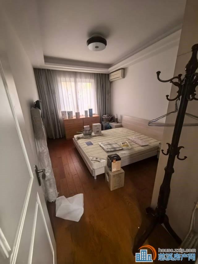 东兴苑二期1楼133平精装带车位储藏间