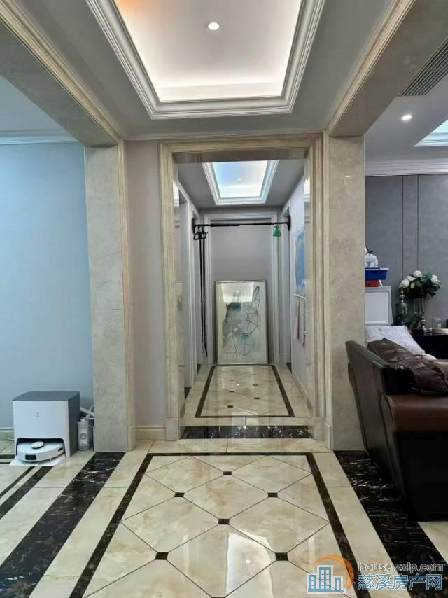 凯旋门177平中上层东边套豪装4房带车位