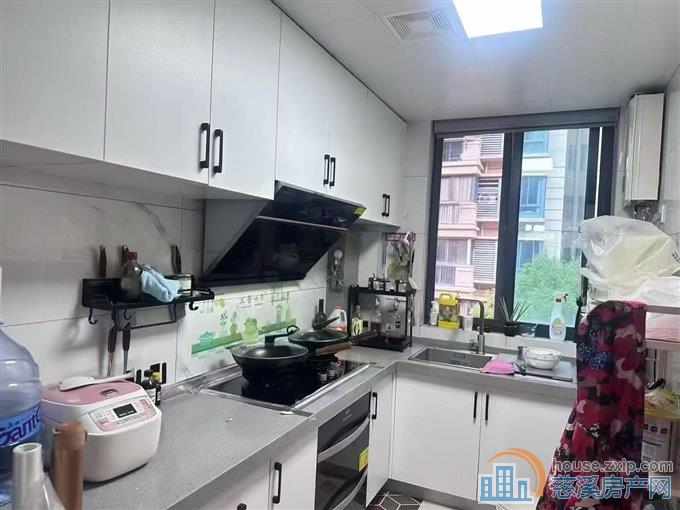 金色港湾114平精装