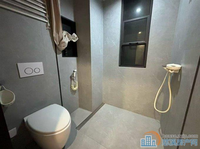 珑玥府112平中间层精3室2厅2卫可读书