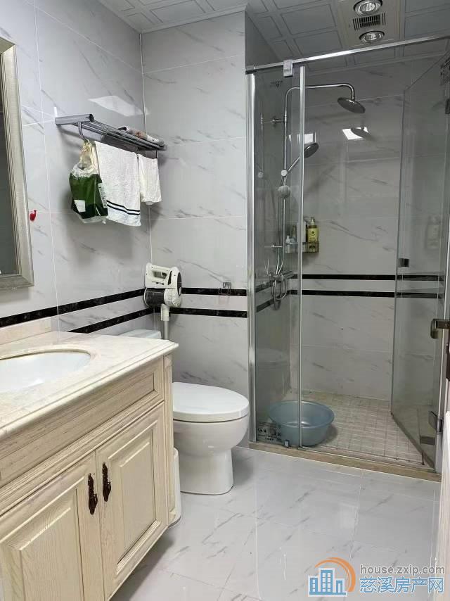 凯旋门177平中上层东边套豪装4房带车位