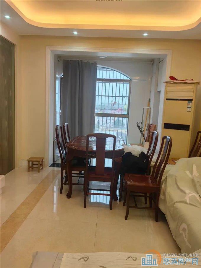 星光家园 精装73平方72万低总价