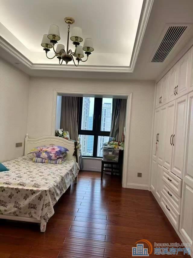 凯旋门177平中上层东边套豪装4房带车位