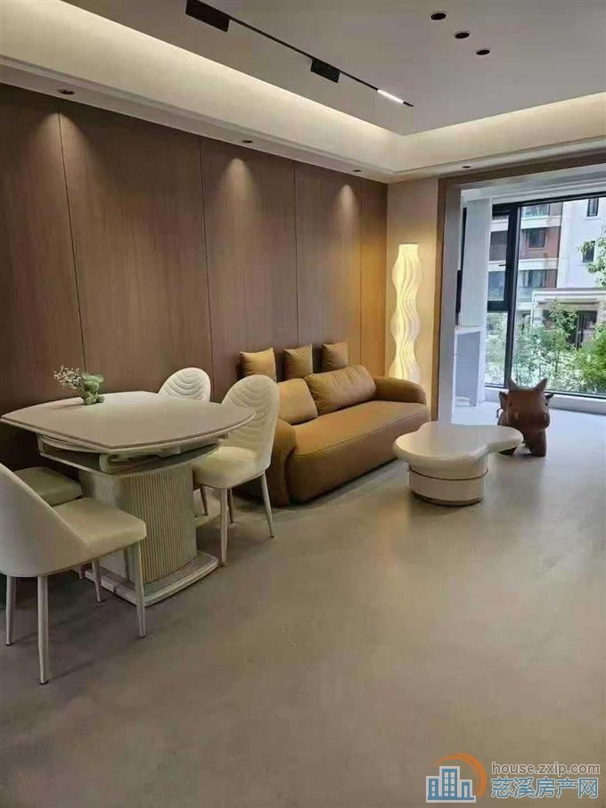 蔚蓝云图85 平方 不是第一排 