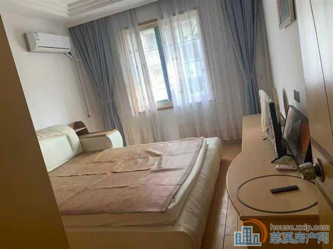 慈溪山庄74平精装4楼储藏室62.8万