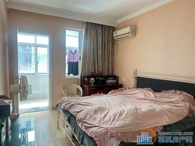 城东新村二楼80平架空层一个