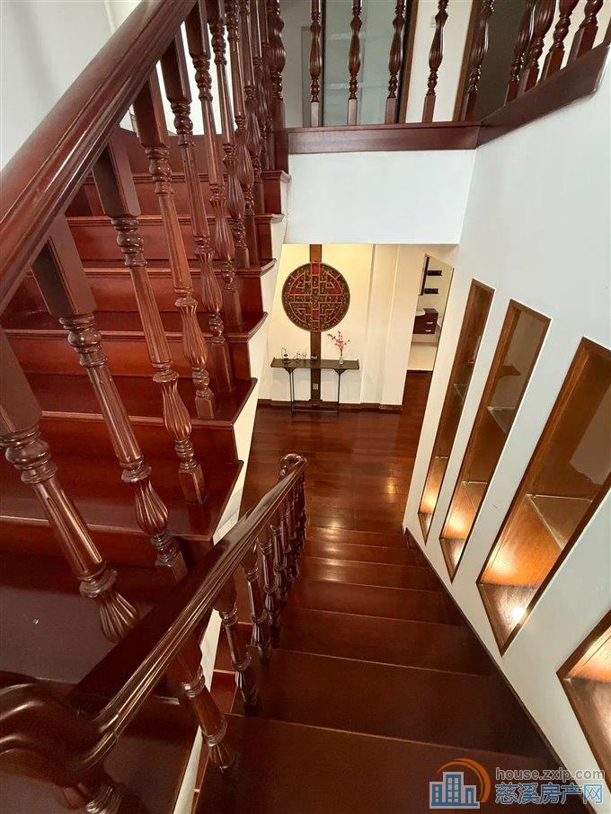 金旦花园 精装复式 三开间朝南 户型好 