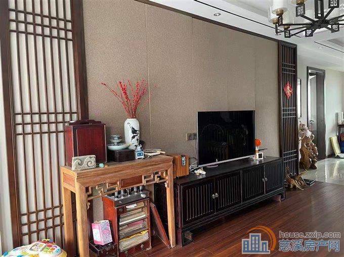 金旦花园精装二室三室2500元2600元