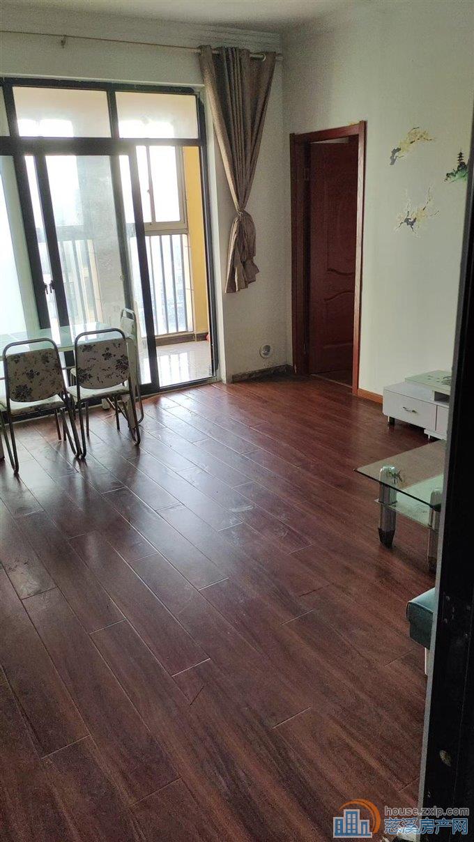 新潮塘南苑东区大套分一室一厅1300元
