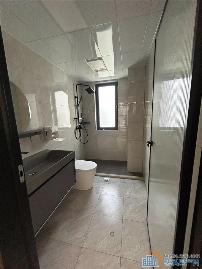 保利银杏小镇 127平148万 精装修