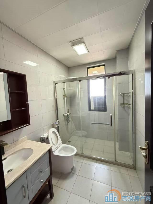 恒厚阳光城143平方185万精装