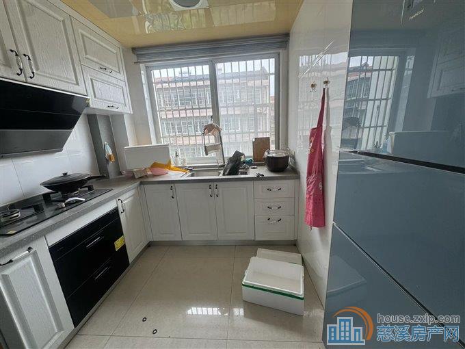 吉祥新村四区118平95万送车库