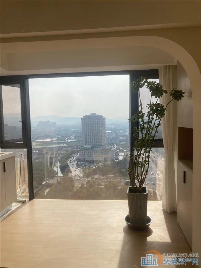 江滨之城  精装 103平方149.8万