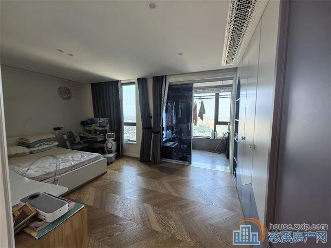 保利天悦湾 豪装220平266万楼.王位