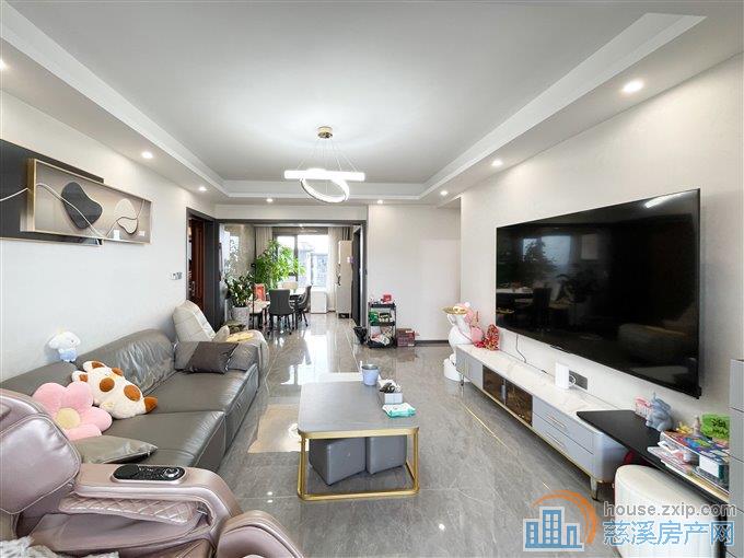 悦华府 131平 精装拎包入住193.8