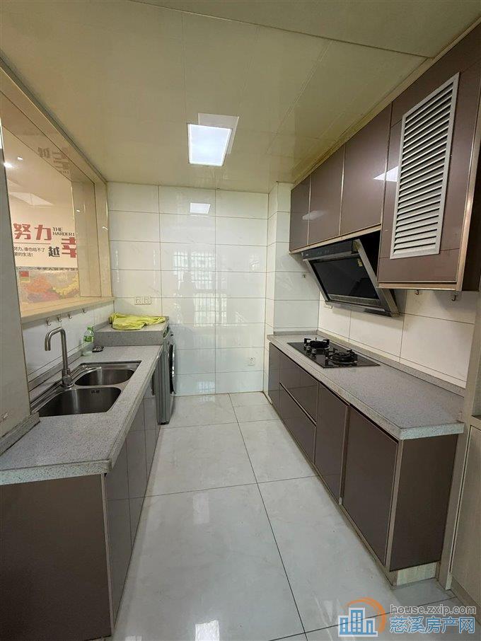 人和家园92平二室一厅2300元/月