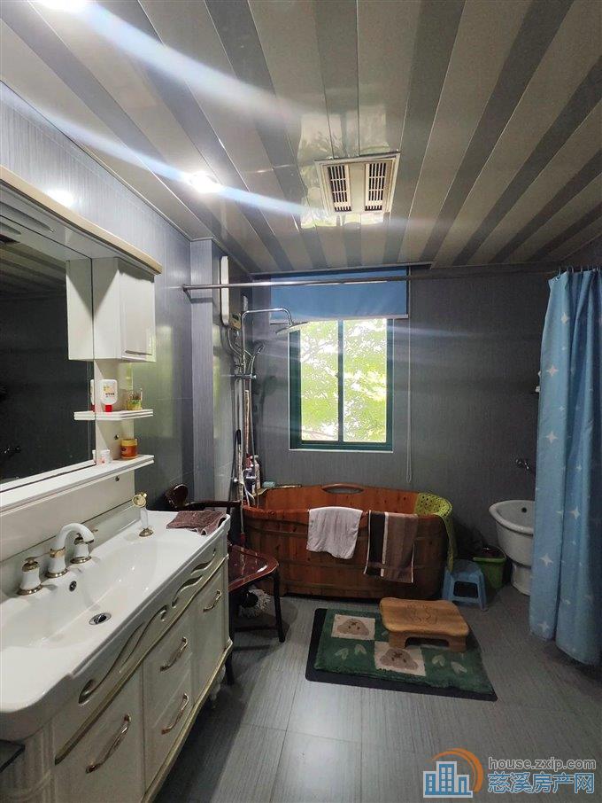 实验公寓 精装三房 带大车库 低楼层