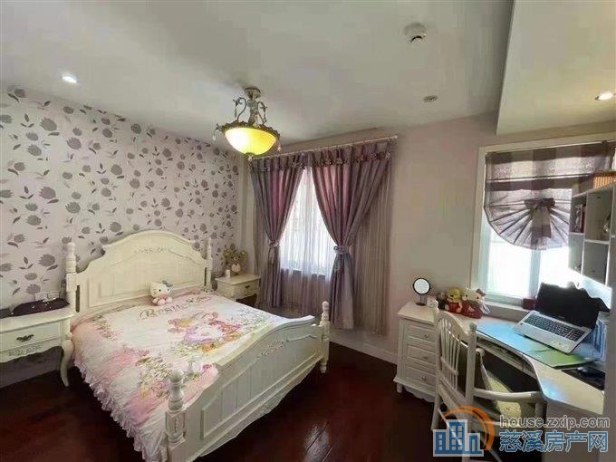 欧景苑 豪装复式 带三个露台 带车库