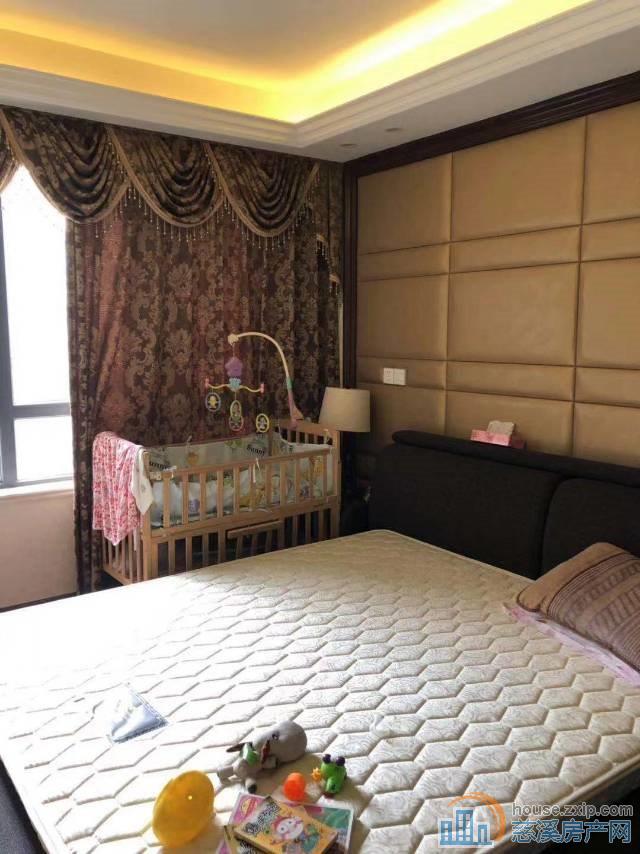 柏顿嘉园洋房，3室1卫 2400元