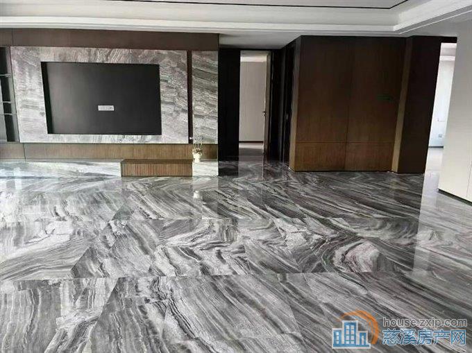 绿城汀澜鸣翠226平精装798万2车位