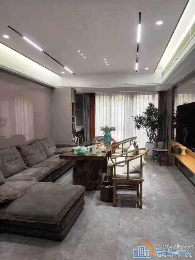 阅江府143平车位一个精装