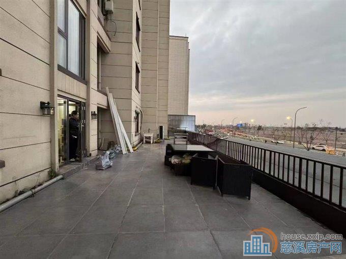 珑玥府豪华装修带地暖十超大露台直接房源