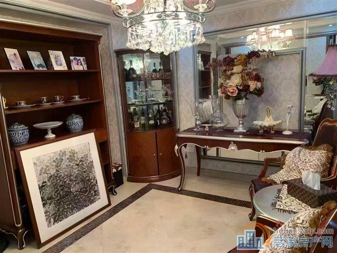 中央大厦豪装56平35万,钥匙在
