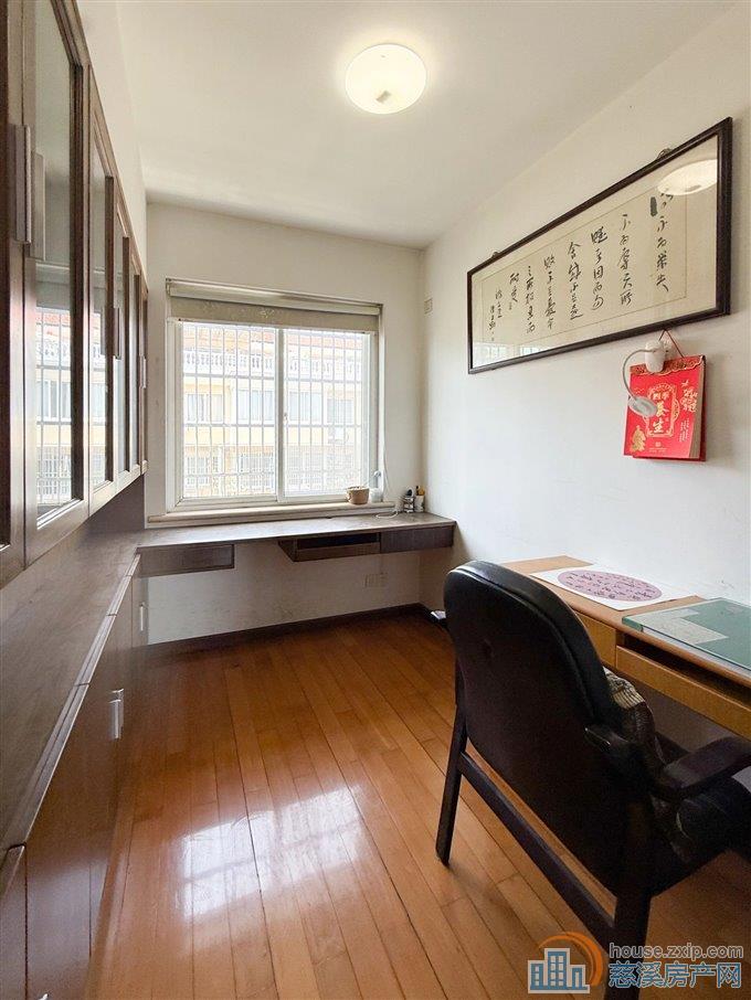 清泰公寓152平122万送20平车库