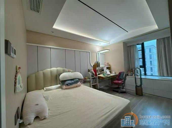 锦尚府黄金楼层143平豪装中央空调地暖