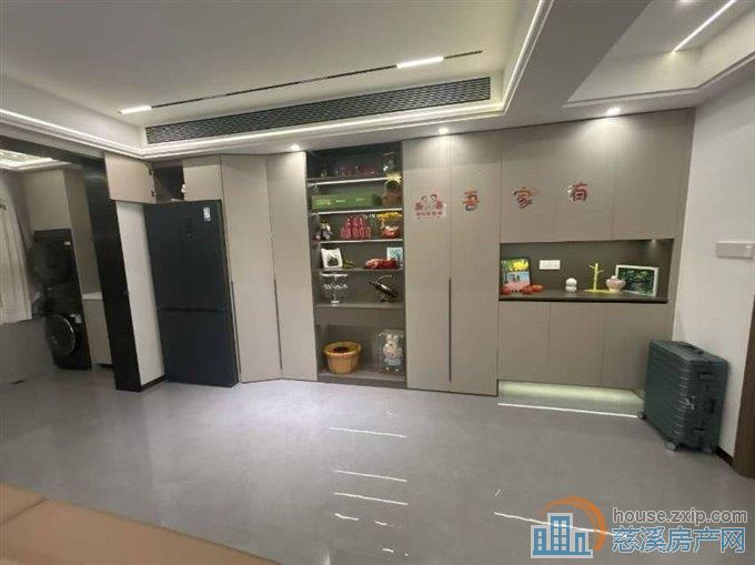帝泊湾洋房两室两卫一衣帽间带车位精装
