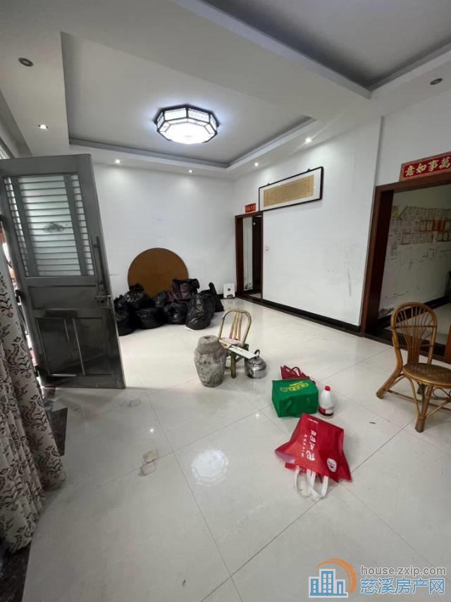 银杏小镇旁湾低社区,3通2间半 私房