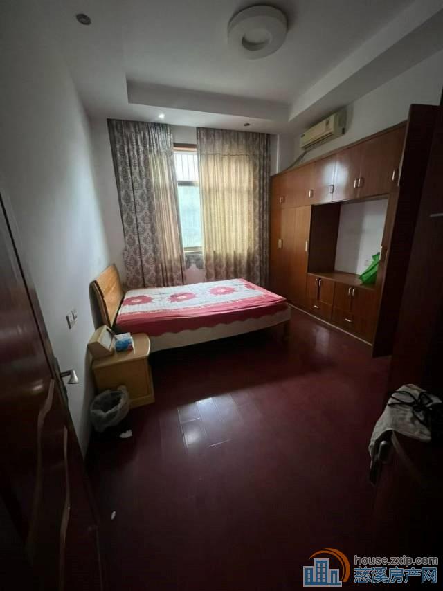 出售湾底社区3通2间国有出让218万