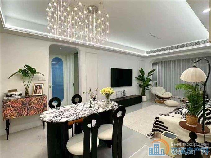 蔚蓝云图85平方豪装 112.8万