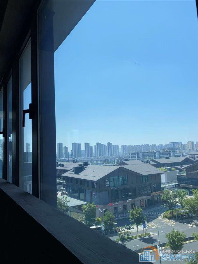万固臻悦府全新毛坯4室2厅3卫330万