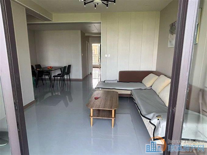 元亨雅园 装修干净清爽，家具家电齐全，