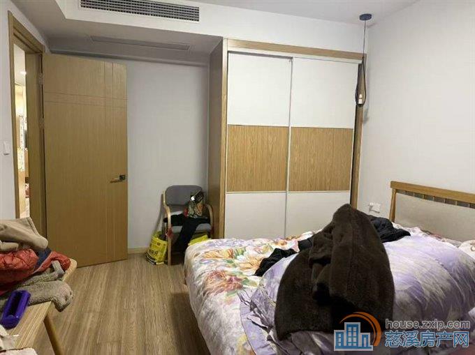 阳光城一期113平婚装楼层28楼155万