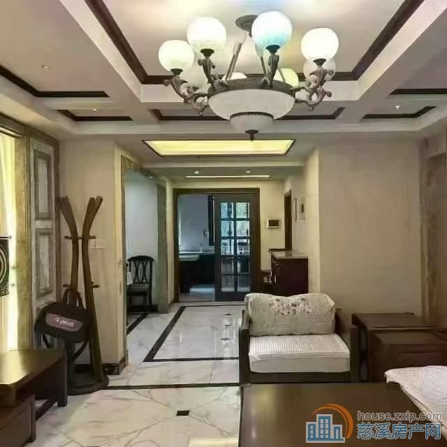 金色港湾130平方洋房1楼精装168万