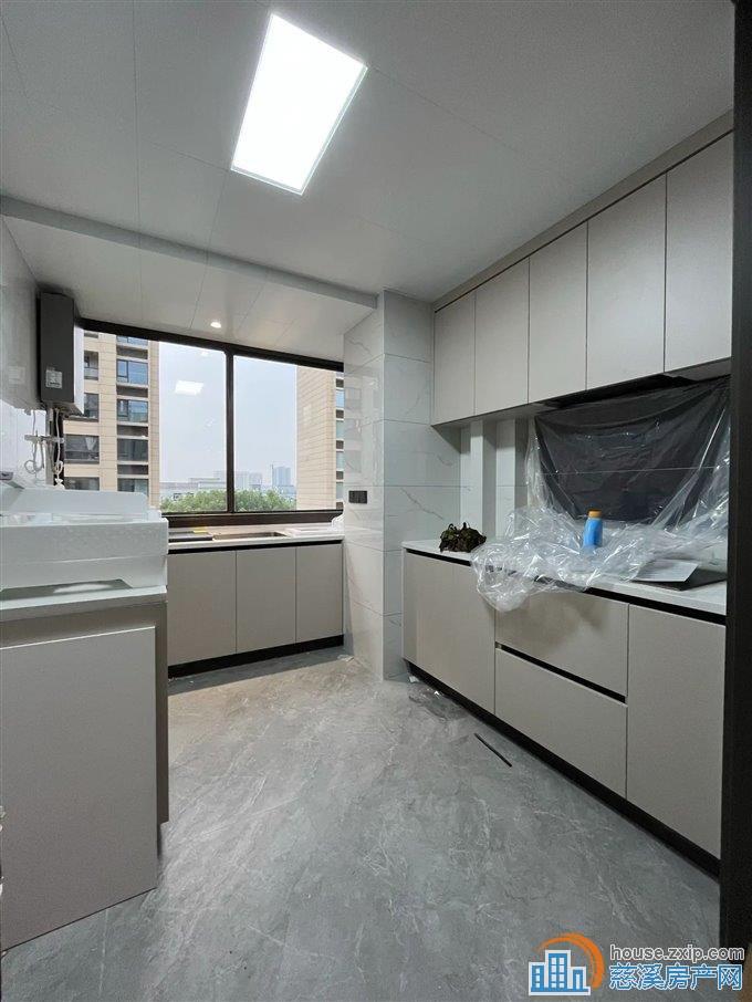 誉林府 精装洋房 带车位 实验上林