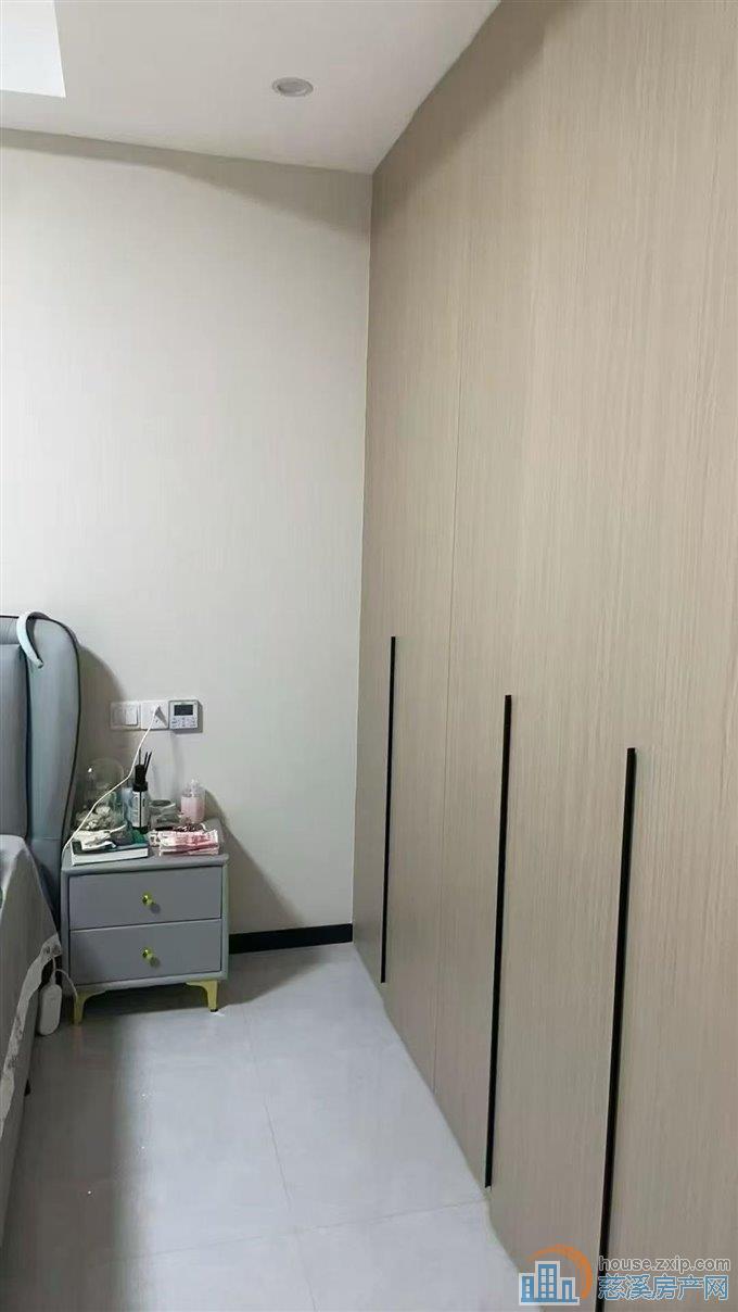 江滨之城江畔壹号苑精装修送家电家具直接房