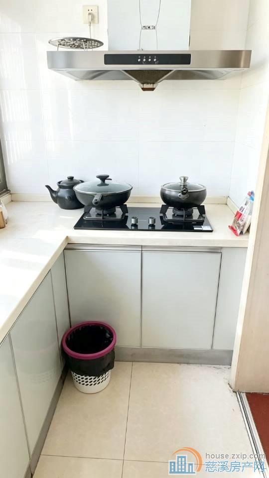 三北大街,肯德基旁
