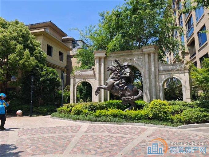 中梁泊景庭下叠179平豪装465万